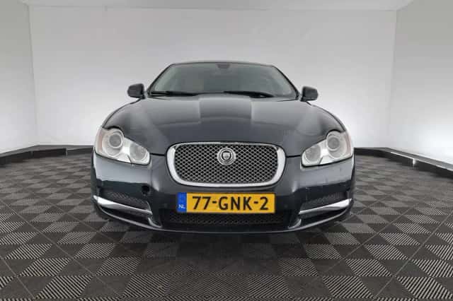 Jaguar XF (2008) thumbnail 2