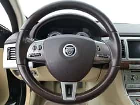 Jaguar XF (2008) thumbnail 17