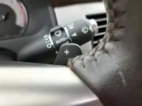 Jaguar XF (2008) thumbnail 19