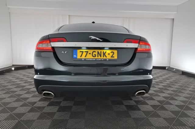 Jaguar XF (2008) thumbnail 5