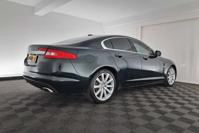 Jaguar XF (2008) thumbnail 6