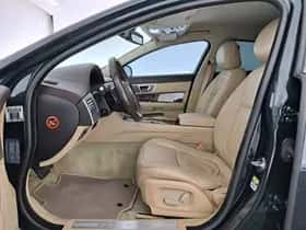Jaguar XF (2008) thumbnail 8