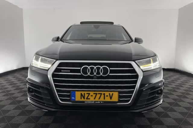 Audi Q7 (2017) thumbnail 3