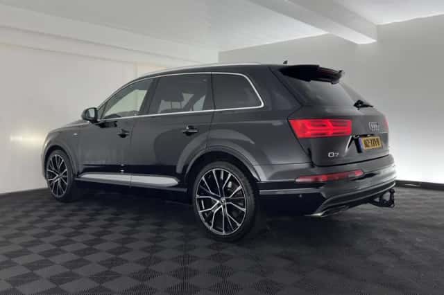 Audi Q7 (2017) thumbnail 5