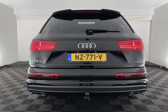 Audi Q7 (2017) thumbnail 6