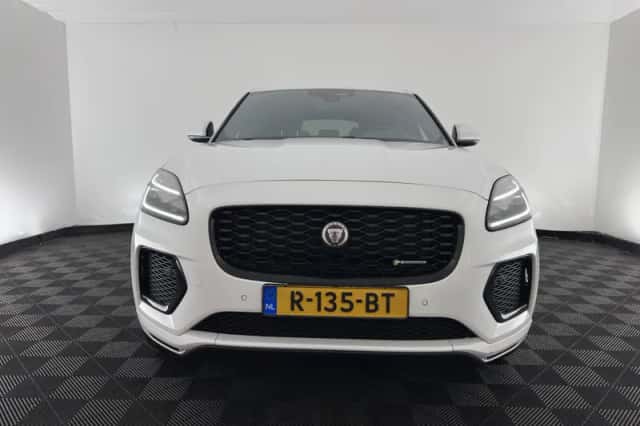 Jaguar E-Pace (2022) thumbnail 3