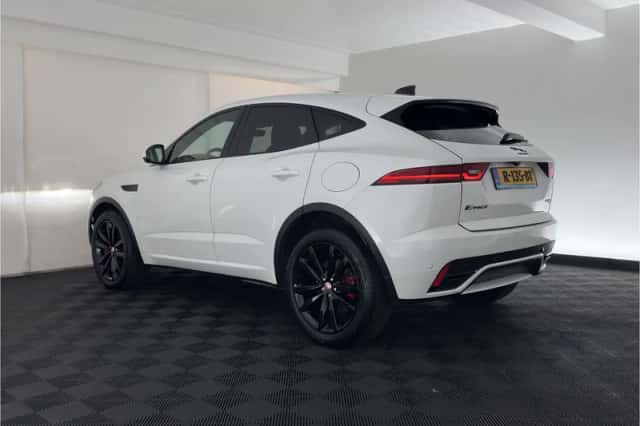 Jaguar E-Pace (2022) thumbnail 5