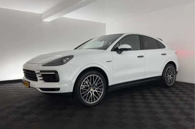 Porsche Cayenne (2020) thumbnail 4