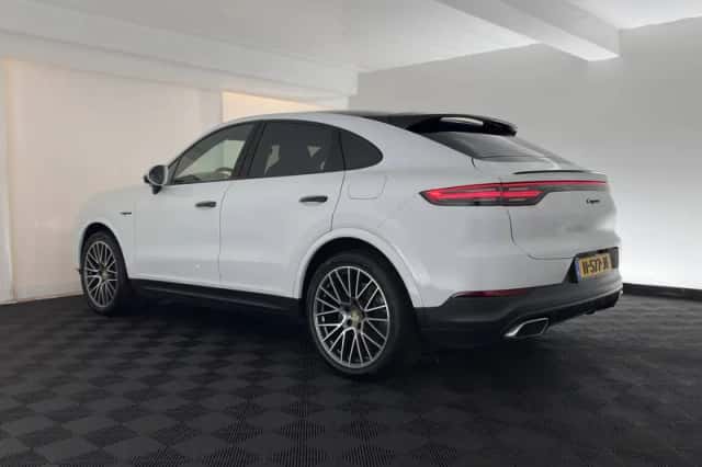 Porsche Cayenne (2020) thumbnail 5