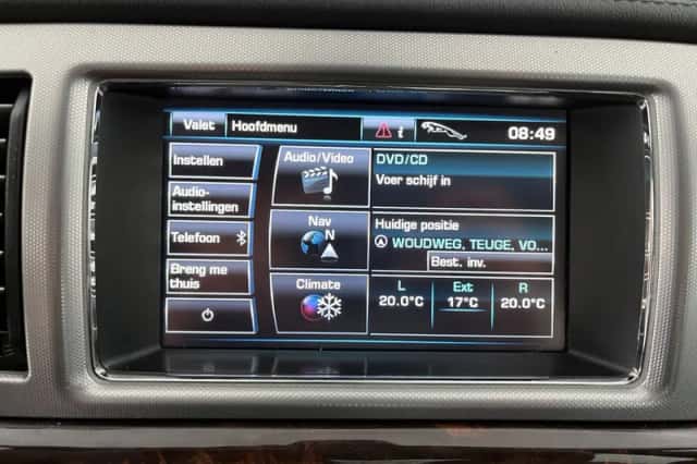 Jaguar XF (2012) thumbnail 16