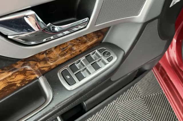 Jaguar XF (2012) thumbnail 27