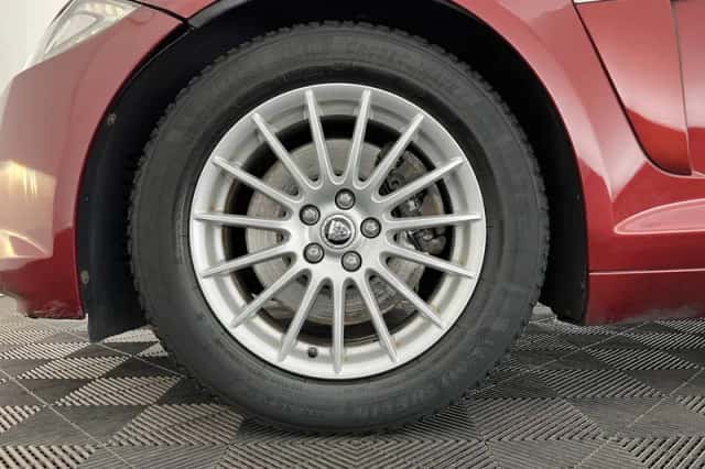 Jaguar XF (2012) thumbnail 29