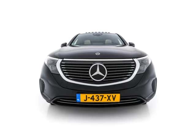 Mercedes-Benz EQC (2020) thumbnail 3
