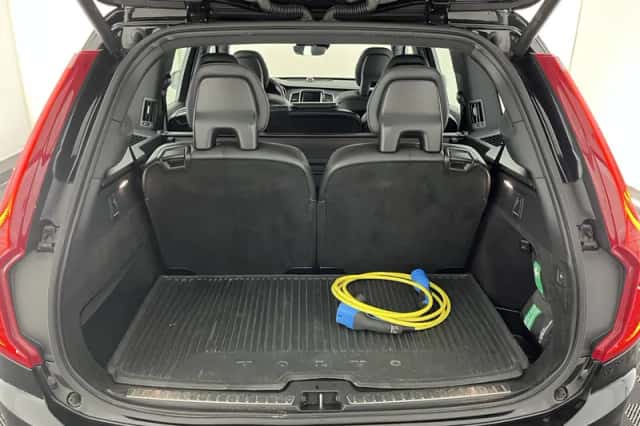 Volvo XC90 (2015) thumbnail 11