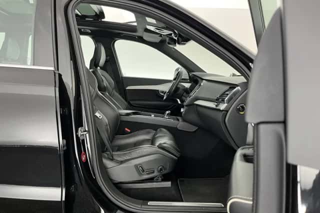 Volvo XC90 (2015) thumbnail 12