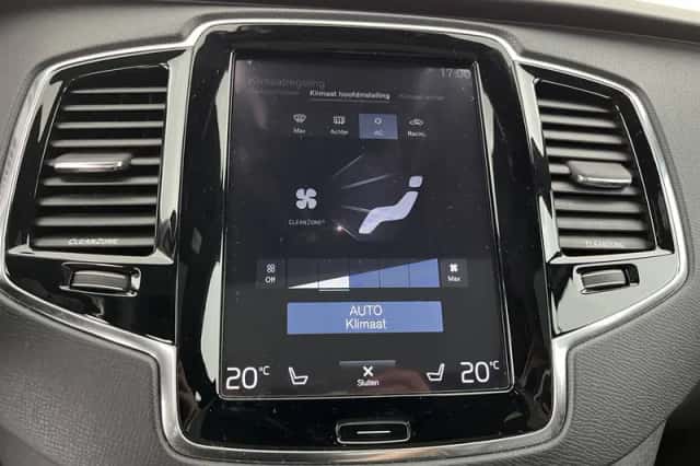 Volvo XC90 (2015) thumbnail 15