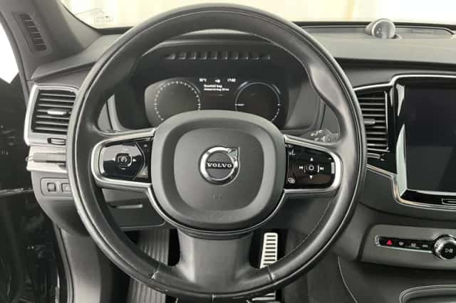 Volvo XC90 (2015) thumbnail 20