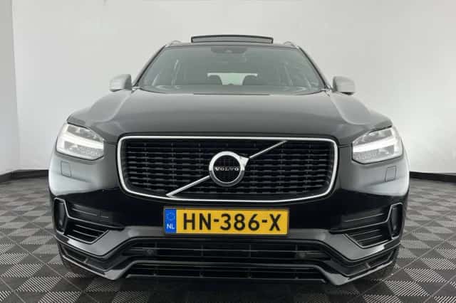 Volvo XC90 (2015) thumbnail 3