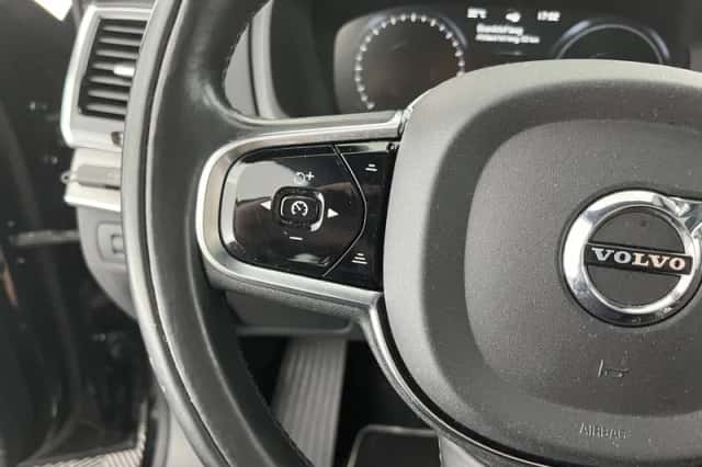 Volvo XC90 (2015) thumbnail 22