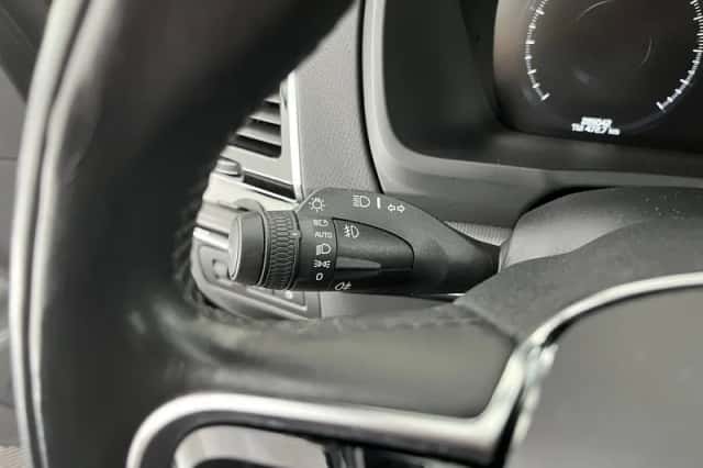 Volvo XC90 (2015) thumbnail 23