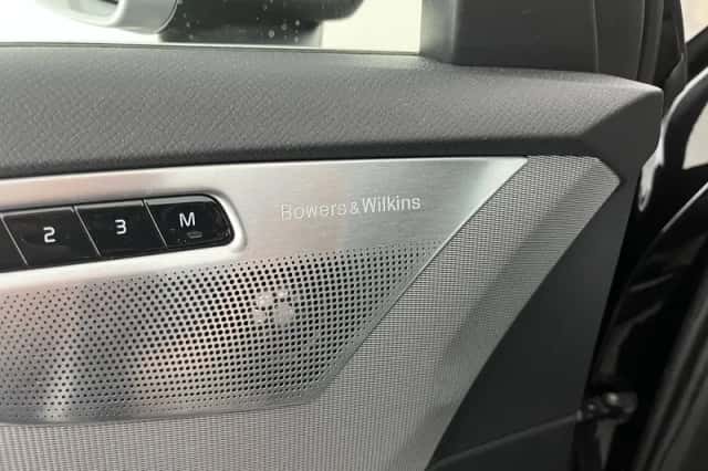 Volvo XC90 (2015) thumbnail 28