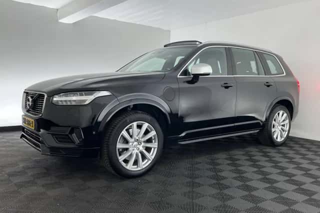 Volvo XC90 (2015) thumbnail 4