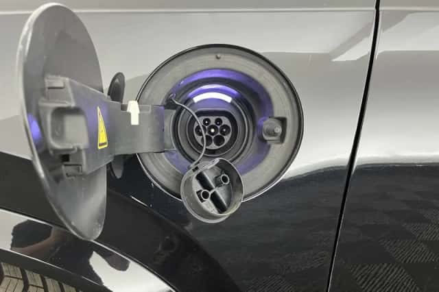 Volvo XC90 (2015) thumbnail 34