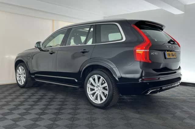 Volvo XC90 (2015) thumbnail 5