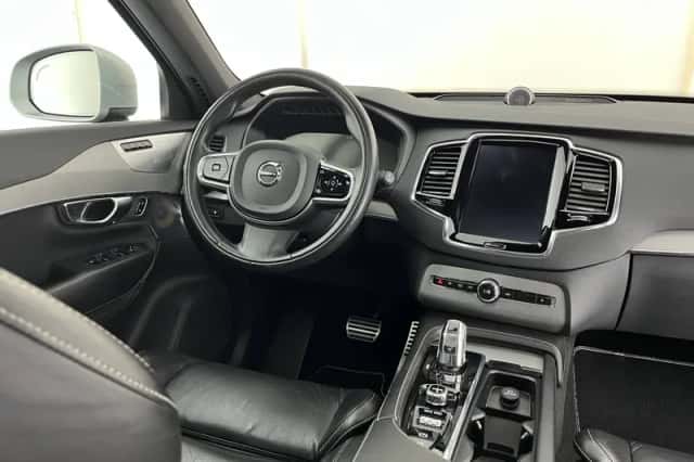 Volvo XC90 (2015) thumbnail 8