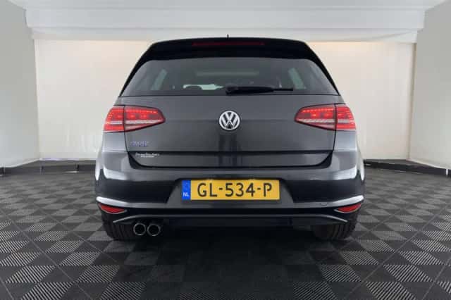 Volkswagen Golf (2015) thumbnail 6