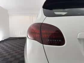 Porsche Cayenne (2014) thumbnail 25