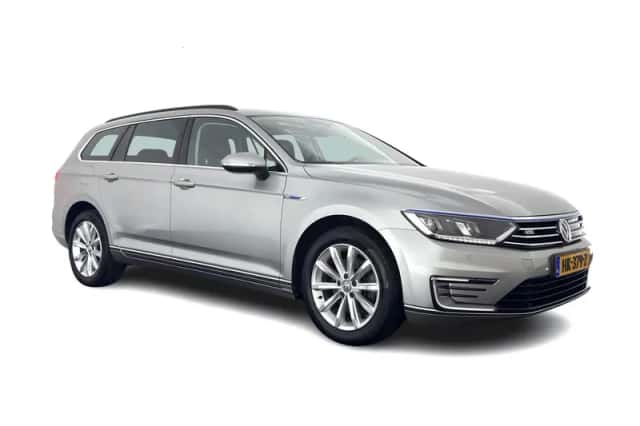Volkswagen Passat (2015) thumbnail 1