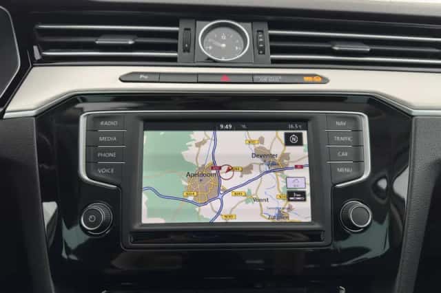 Volkswagen Passat (2015) thumbnail 14
