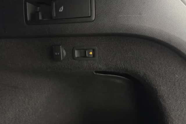 Volkswagen Passat (2015) thumbnail 20