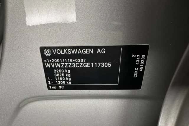 Volkswagen Passat (2015) thumbnail 25