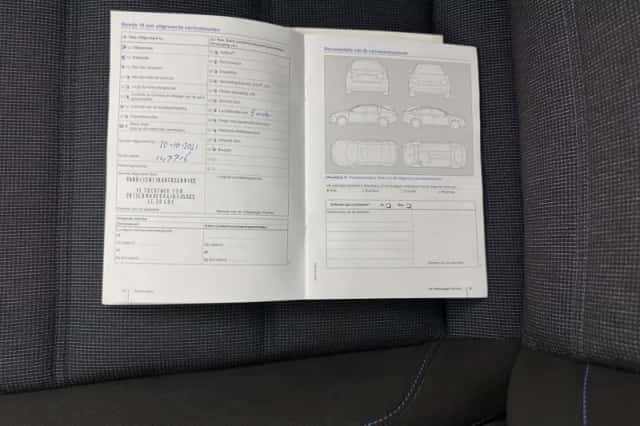 Volkswagen Passat (2015) thumbnail 36