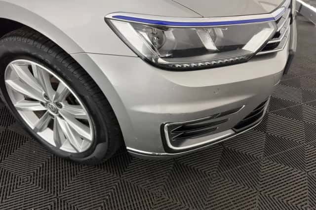 Volkswagen Passat (2015) thumbnail 41
