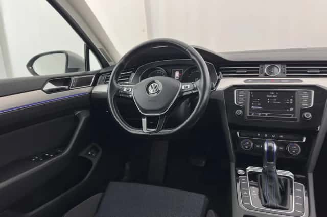 Volkswagen Passat (2015) thumbnail 8