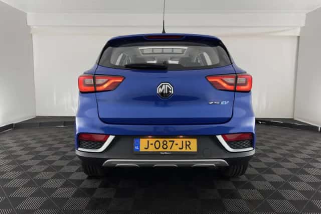 MG Zs ev (2020) thumbnail 6