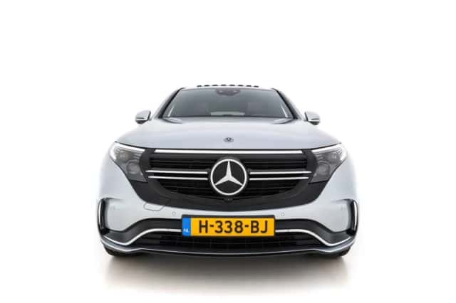 Mercedes-Benz EQC (2019) thumbnail 3