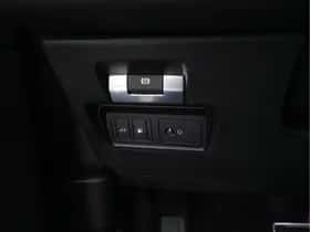 Land Rover Discovery Sport (2022) thumbnail 23
