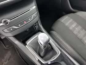 Peugeot 308 (2015) thumbnail 16