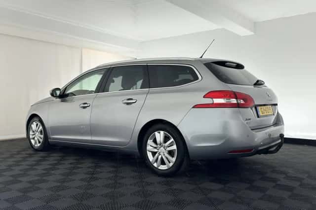 Peugeot 308 (2015) thumbnail 4