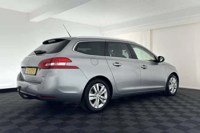 Peugeot 308 (2015) thumbnail 6