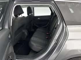 Peugeot 308 (2015) thumbnail 9