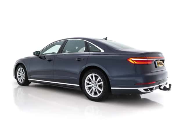 Audi A8 (2018) thumbnail 5