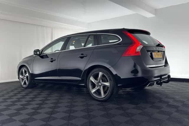 Volvo V60 (2014) thumbnail 4
