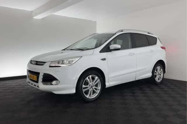 Ford Kuga (2014) thumbnail 4