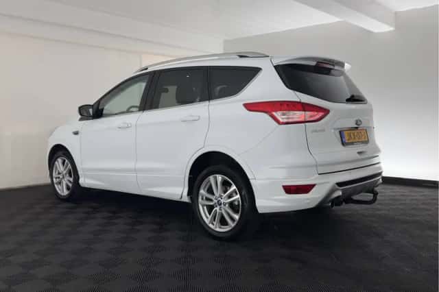 Ford Kuga (2014) thumbnail 5