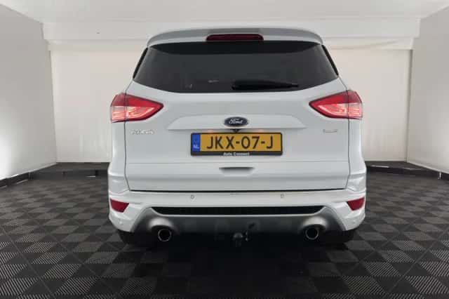 Ford Kuga (2014) thumbnail 6